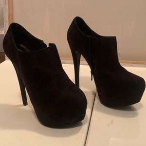 Paprika Front-S Suede Booties